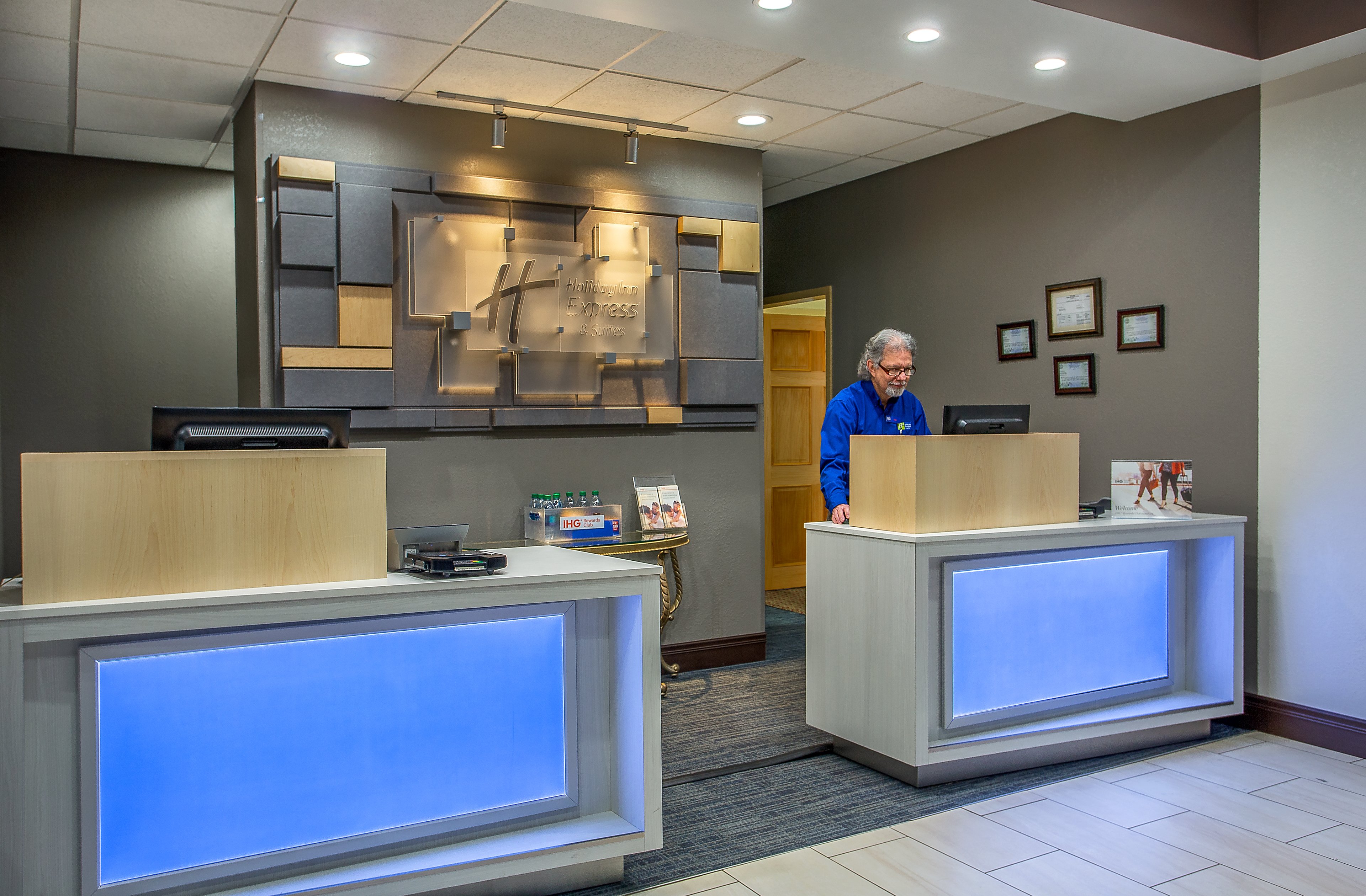 Holiday Inn Express Hotel and Suites Morristown 7/49