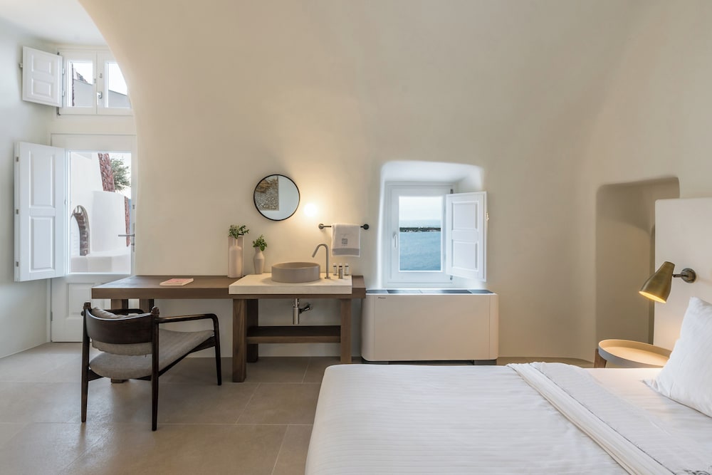 Oia Castle Luxury Suites by Art Maisons 10/50