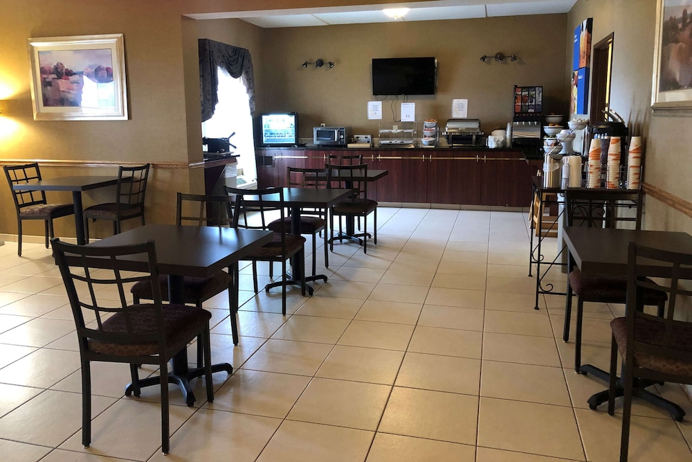 Wingate by Wyndham Grove City 26/32