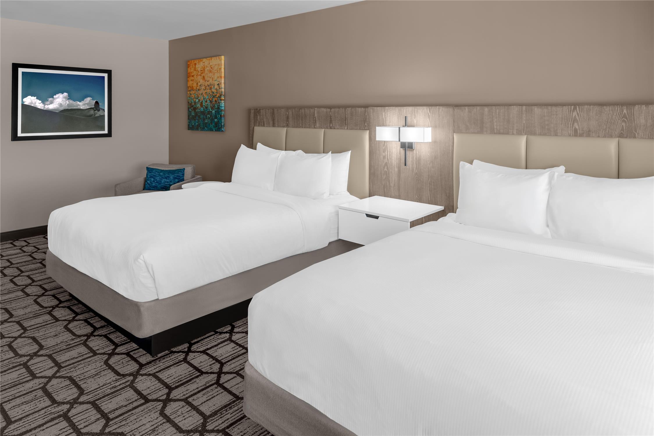 Room, 2 Queen Beds, Corner