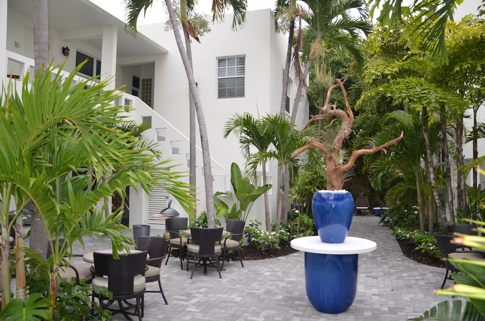 The Drift Hotel 37/44