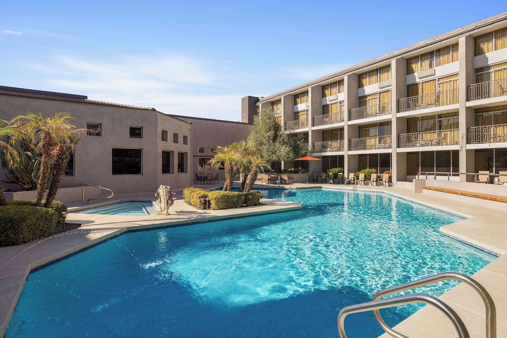 Wyndham Phoenix Airport/ Tempe 8/50