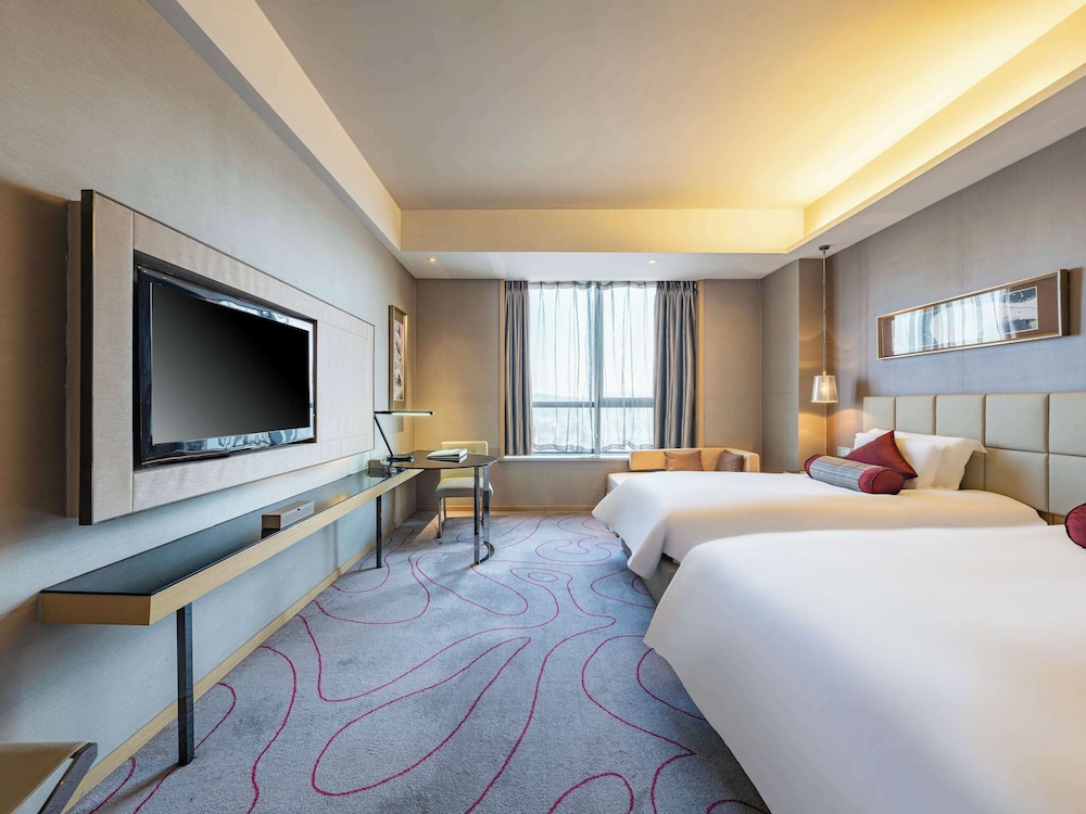 EXECUTIVE, TWIN BEDS