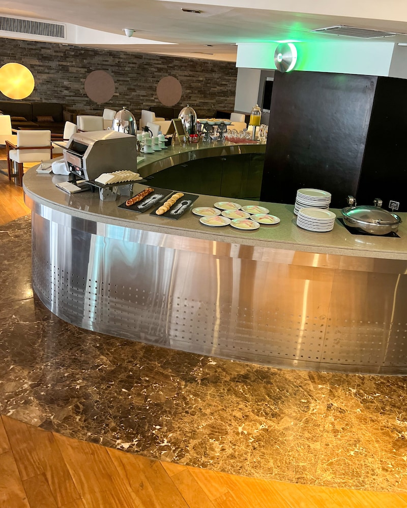 Sol de Oro Hotel And Suites 29/65