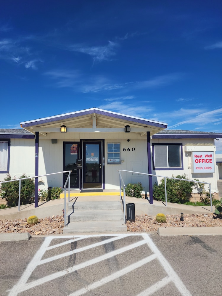 Rose's Motel 4/50