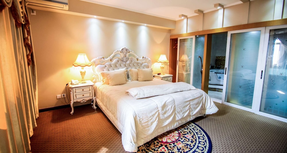 Best Western Plus Paramount Hotel 19/44