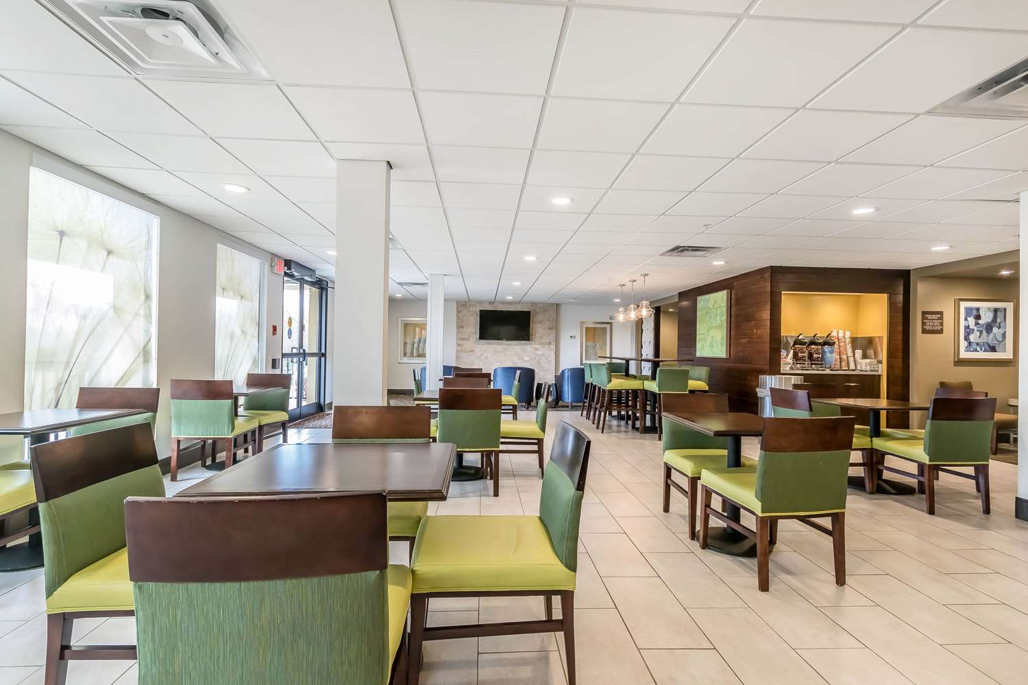 Comfort Inn & Suites Lexington - Hamburg I-75 27/32