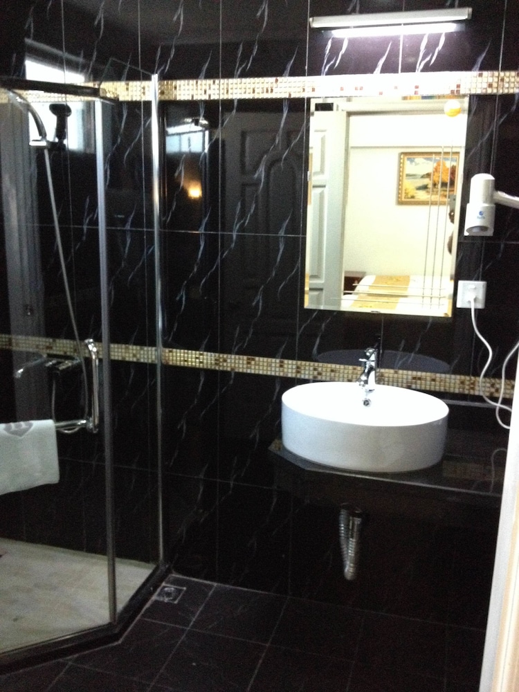 Classic Hoang Long Hotel 18/65