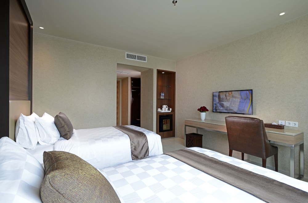SUPER, DELUXE, TWIN BEDS