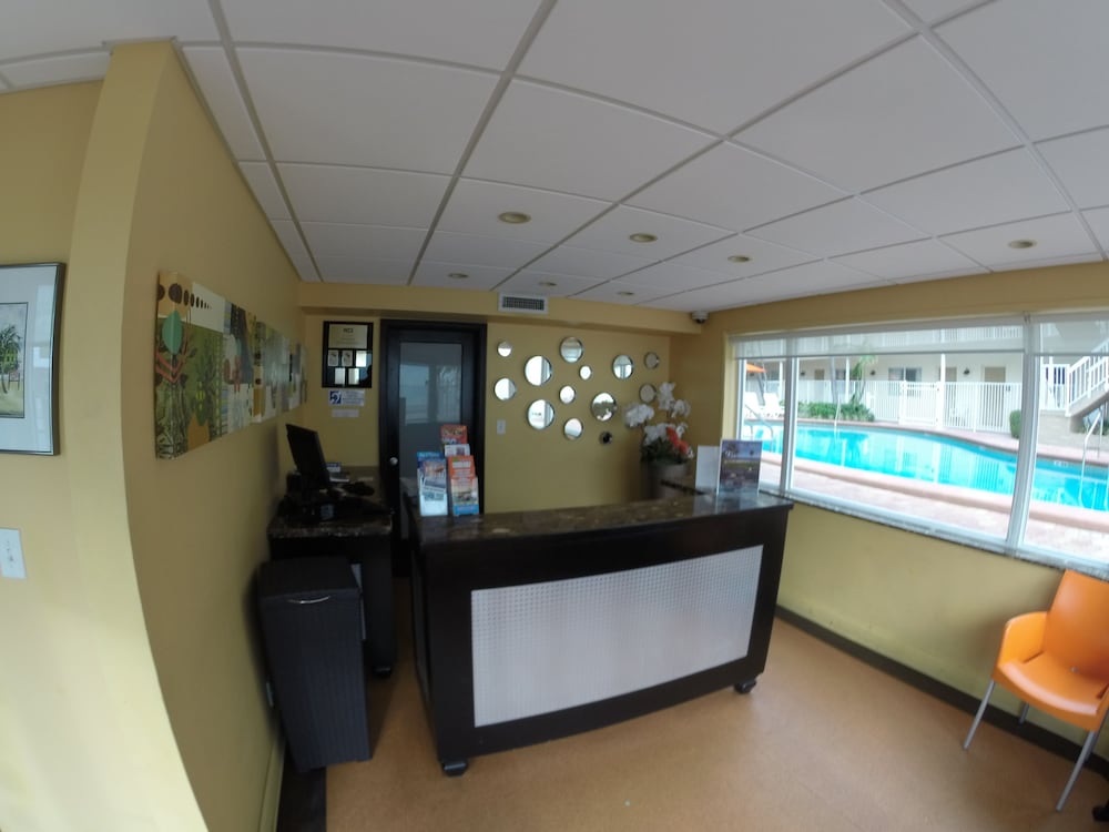 Silver Seas Beach Resort 13/67