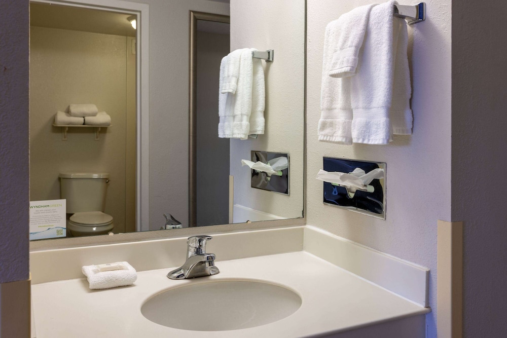 جناح بسريرين كوين، La Quinta Inn & Suites by Wyndham Kingsport Tri-Cities 3/4
