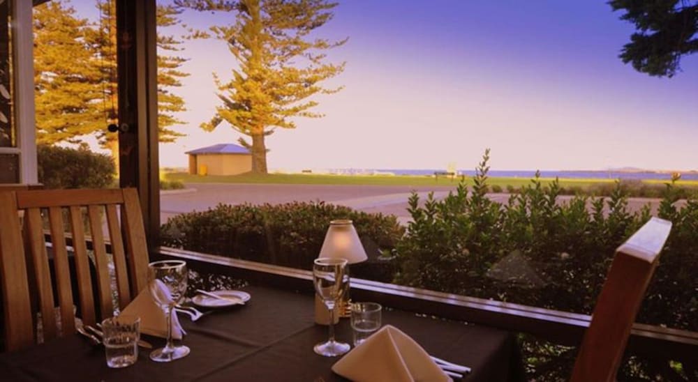 Hospitality Esperance, SureStay Collection by Best Western 36/74