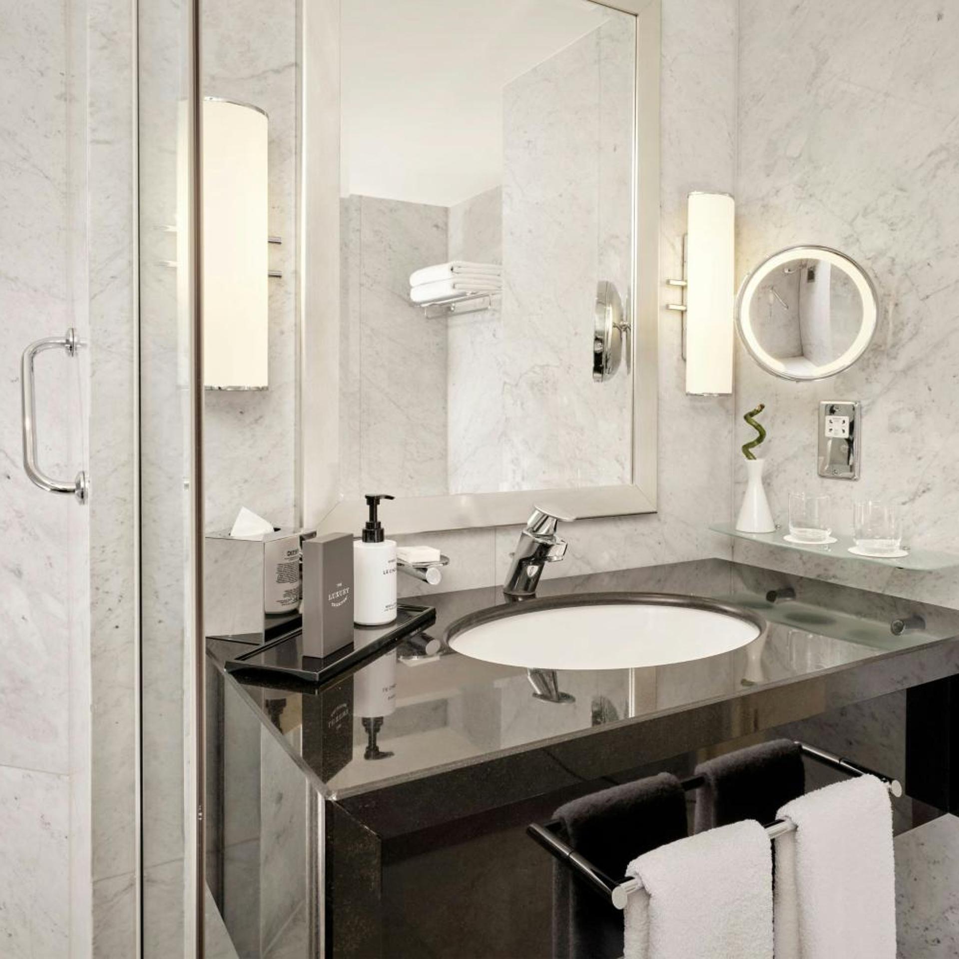 Panoramic, Guest Room, King Bed, Skyline View, High Floor، The Park Tower Knightsbridge, a Luxury Collection Hotel, London 7/9