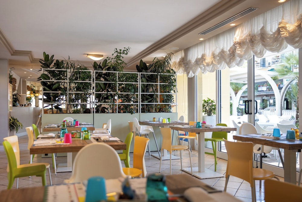 Family Hotel Pinetina Mare 27/50