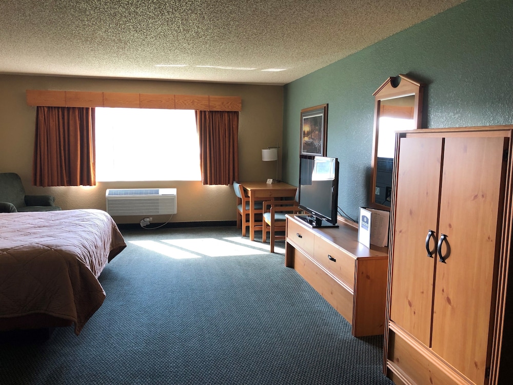 Boarders Inn & Suites by Cobblestone Hotels - Fayette 7/50