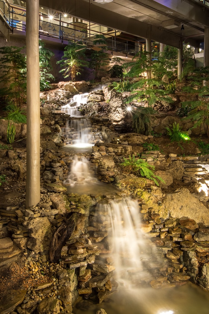 Lodge of Four Seasons Golf Resort Marina Spa 63/66