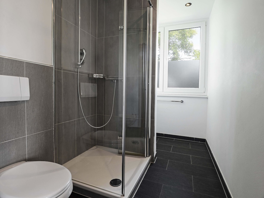 B&B HOTEL Krefeld-Sud 42/47