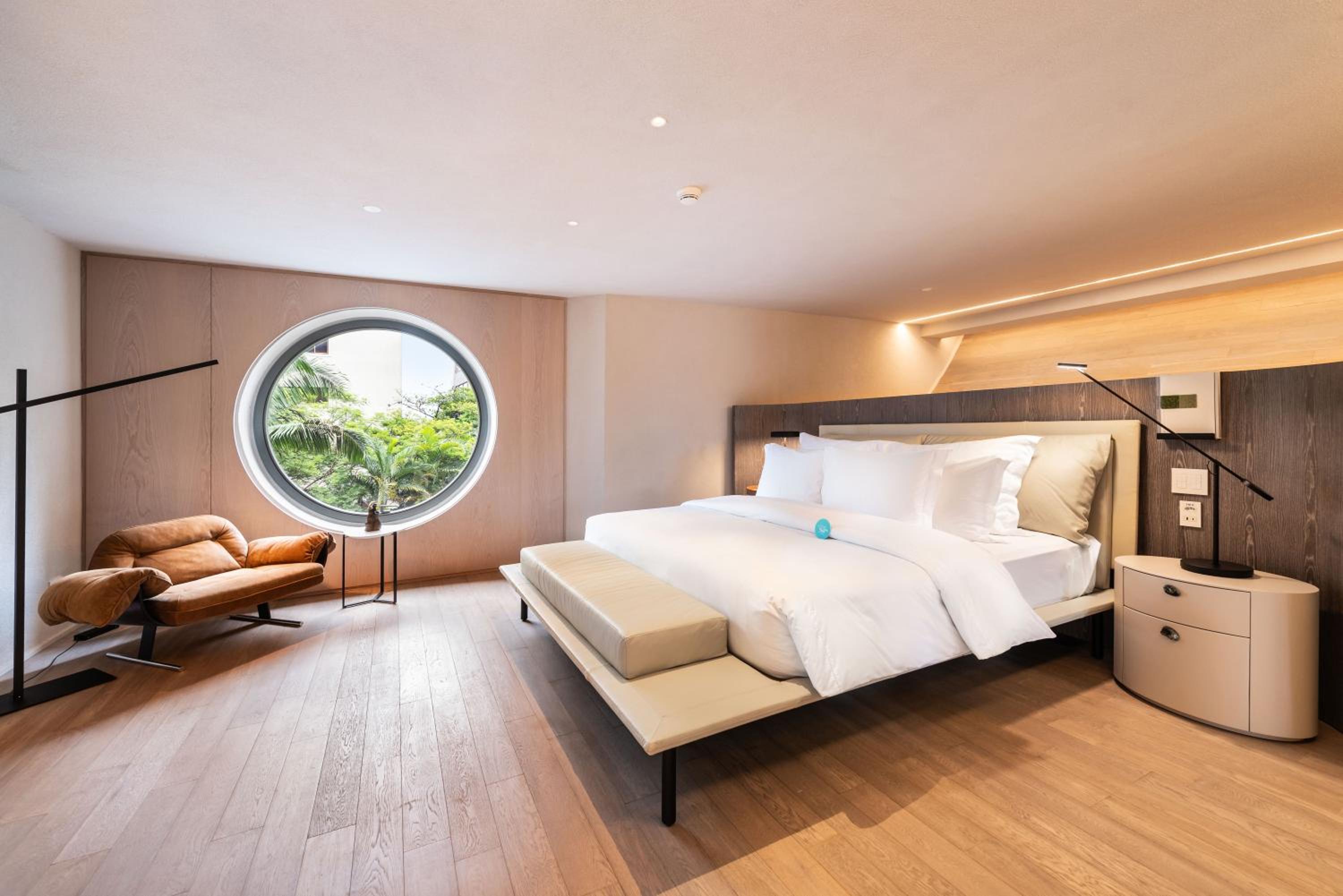 Rodeo Drive Suite King Bed