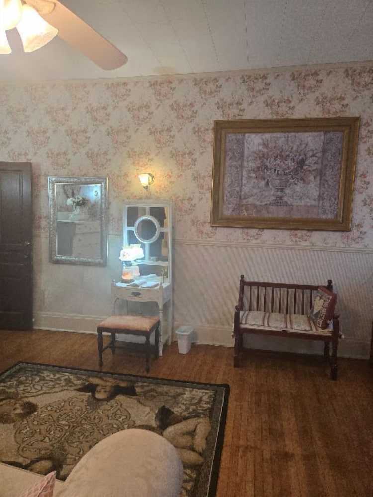 The Lancaster Manor Bed and Breakfast 22/50