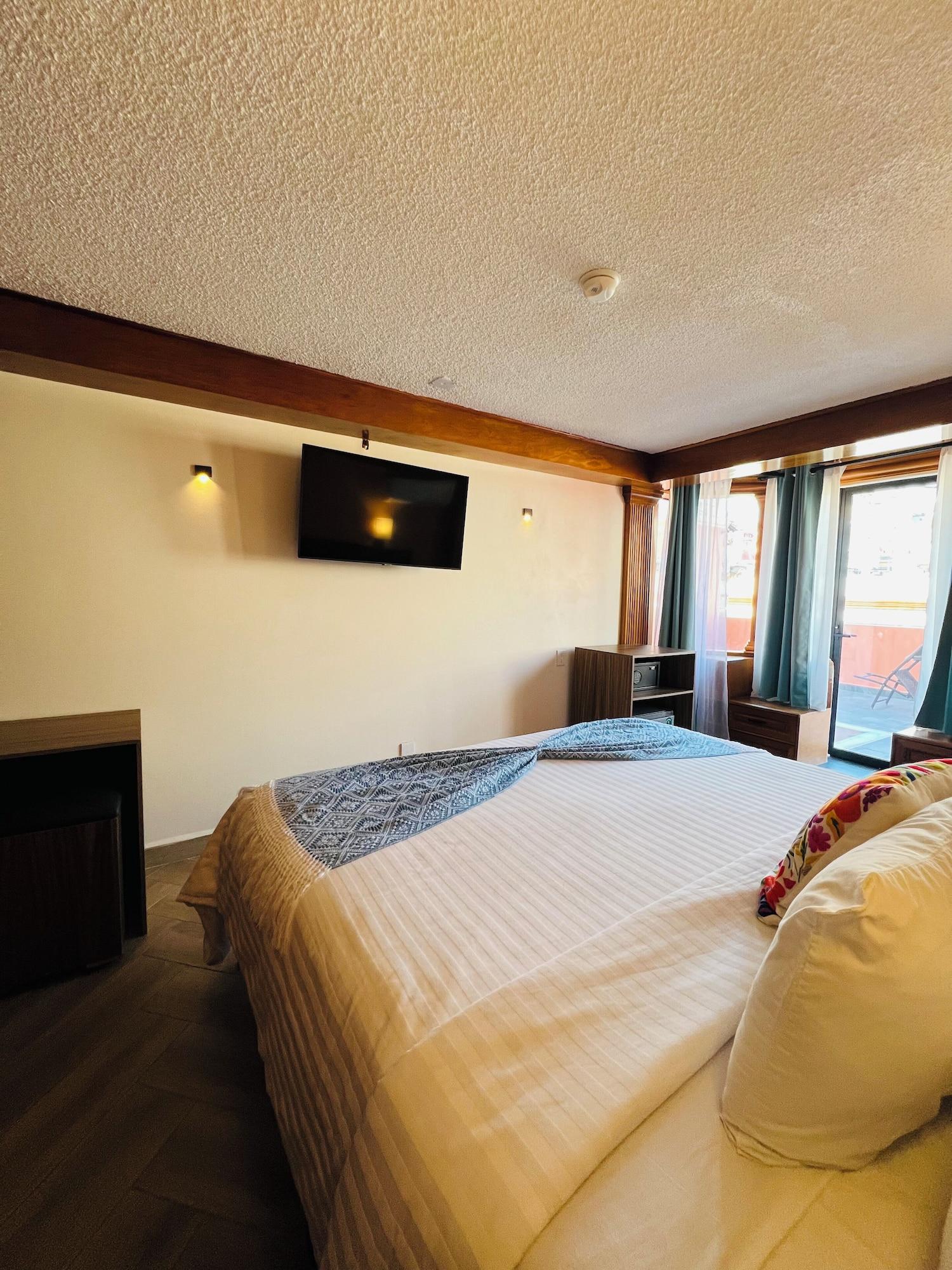 Senior, Studio, Suite, City View
