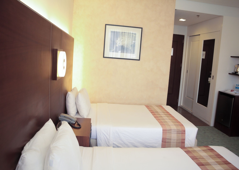Casablanca Suites Near Airport 10/59
