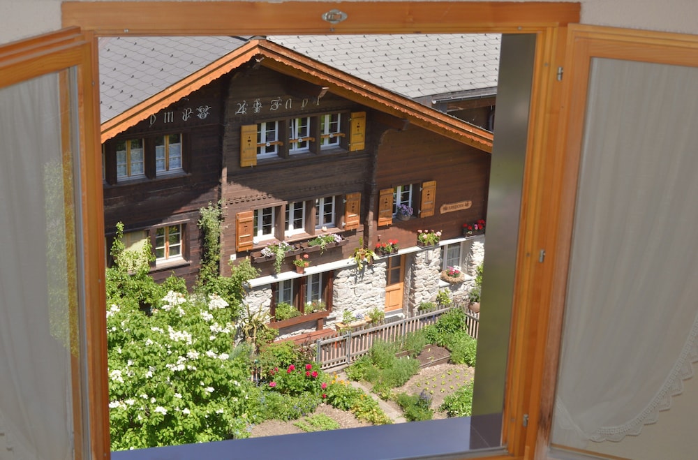 Hotel Edelweiss 57/60