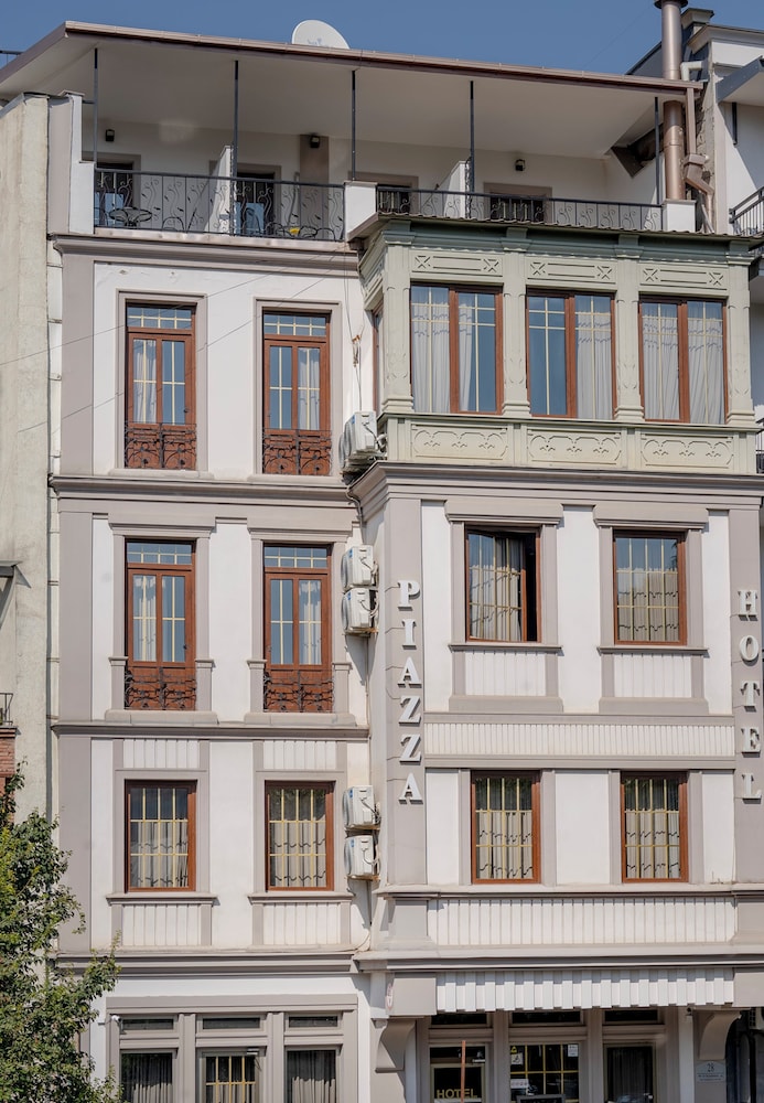 Hotel Piazza 2/50