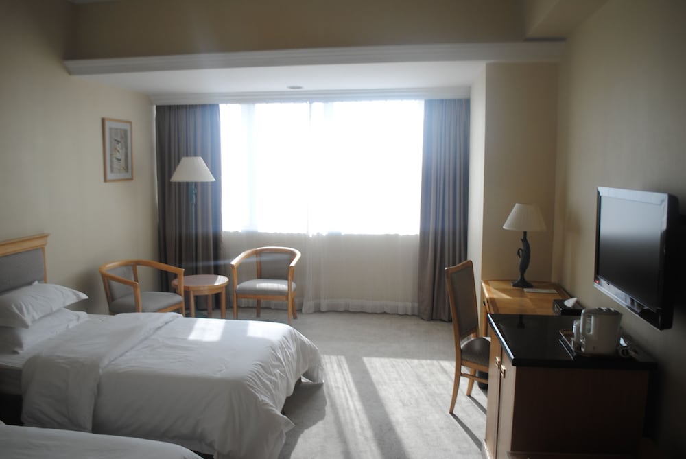 GUANGZHOU NEW CENTURY HOTEL 35/65