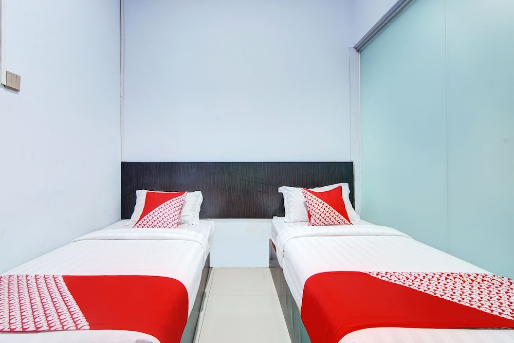 Hotel O Bukittinggi near Jam Gadang formerly New Aedo 22/56