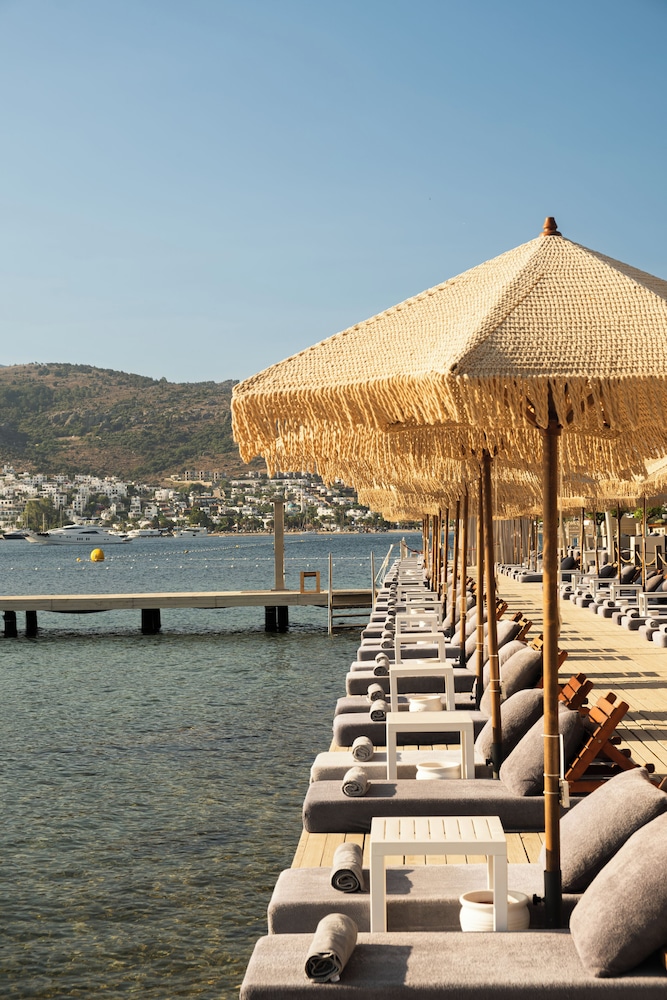 Cape Bodrum Luxury Hotel Beach 75/79
