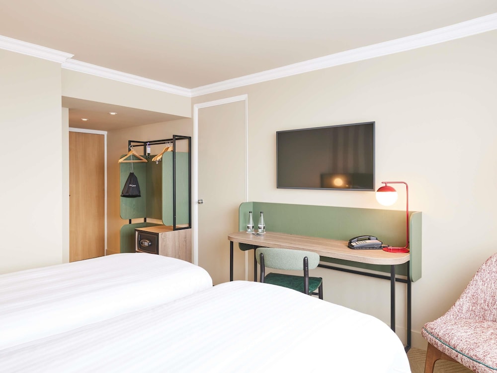 Mercure Northampton 18/63