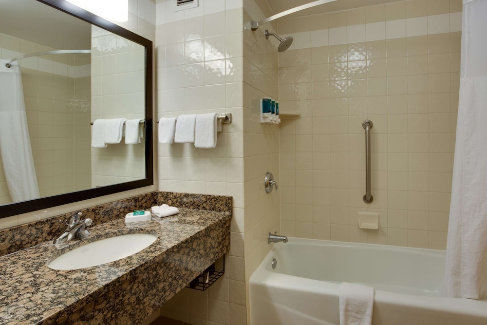Drury Inn and Suites Amarillo 33/35