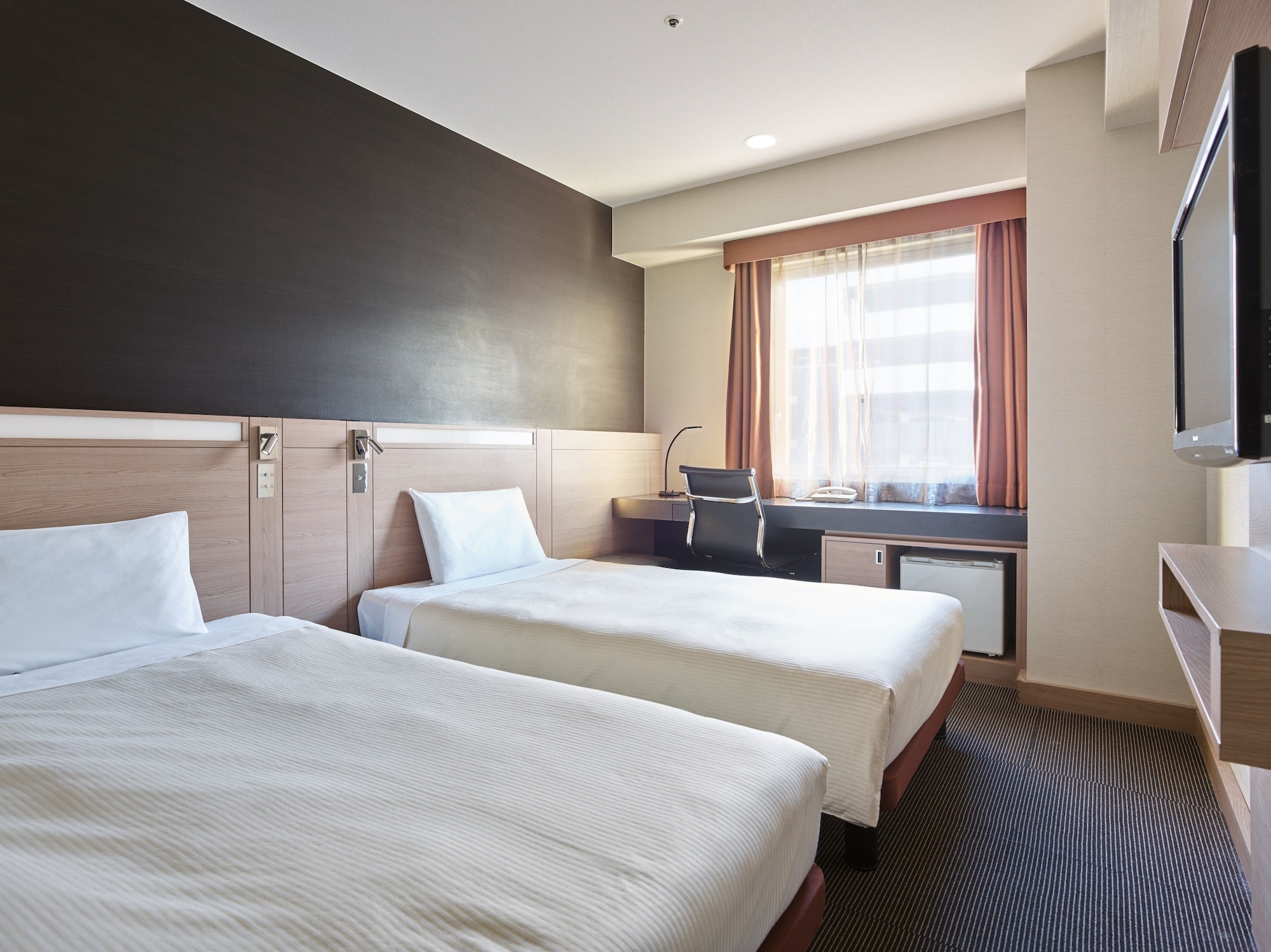 STANDARD, TWIN BEDS, SMOKING