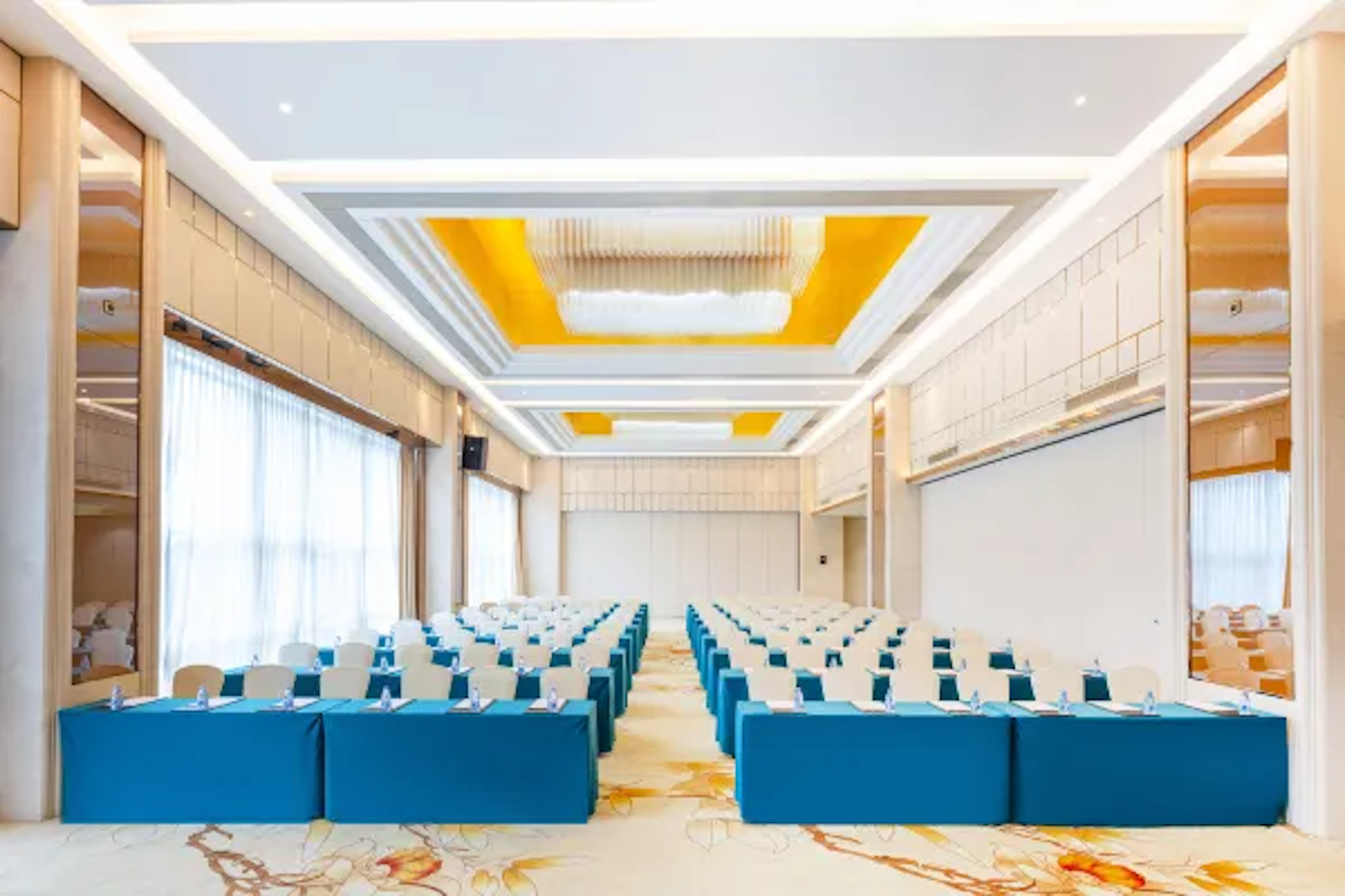 Honder International Hotel 28/36