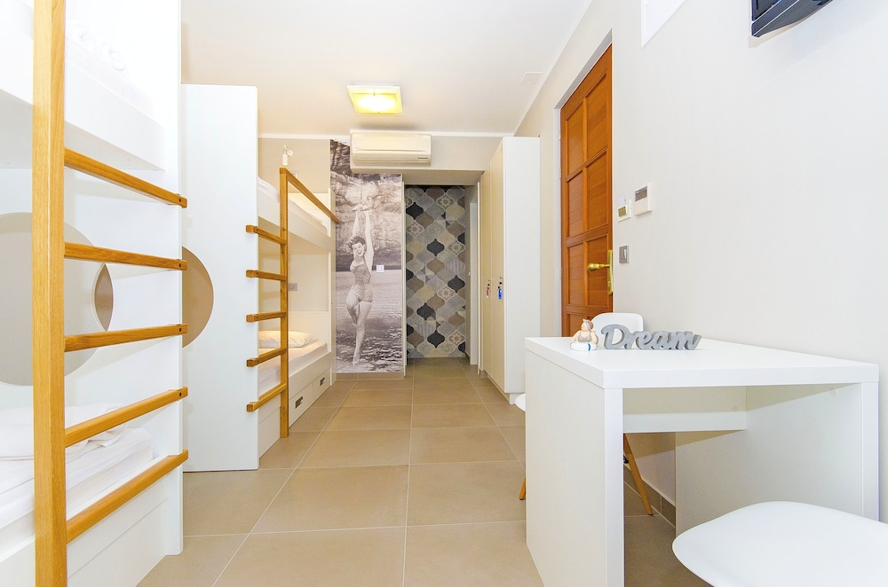 Hostel Dvor 36/44