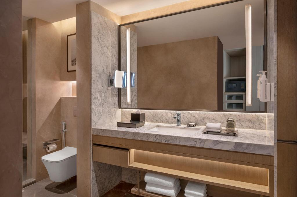 غرفة بريميير بسرير كينج بإطلالة على المدينة، Navi Mumbai Marriott Hotel 4/7
