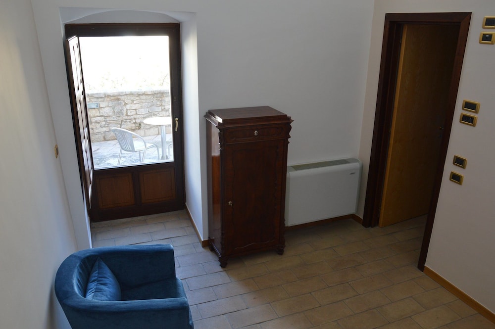 S. Martin Hotel 27/50