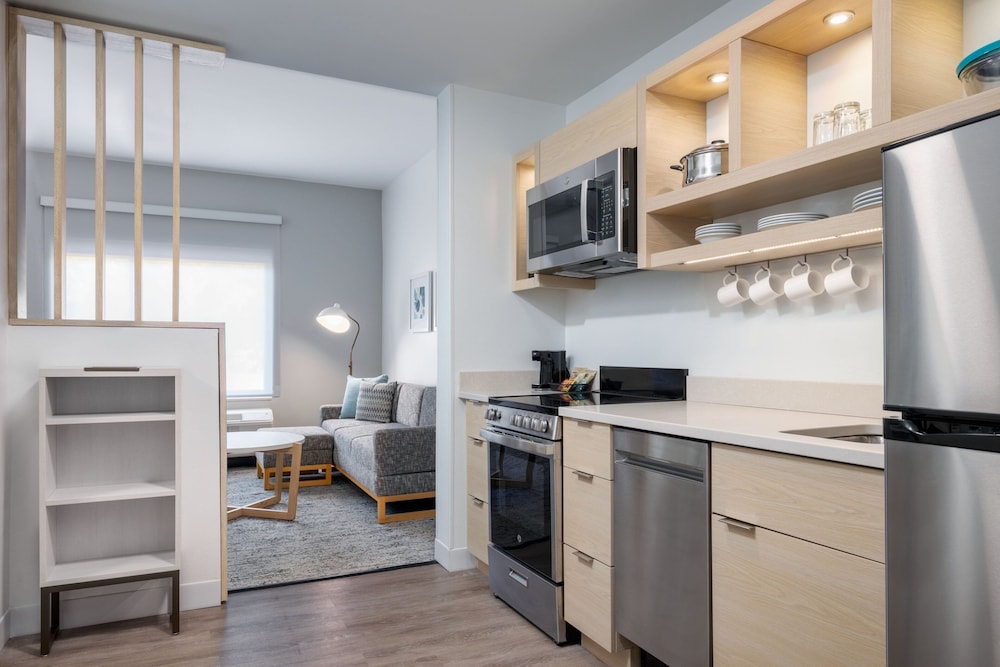 Towneplace Suites by Marriott Brunswick 8/24
