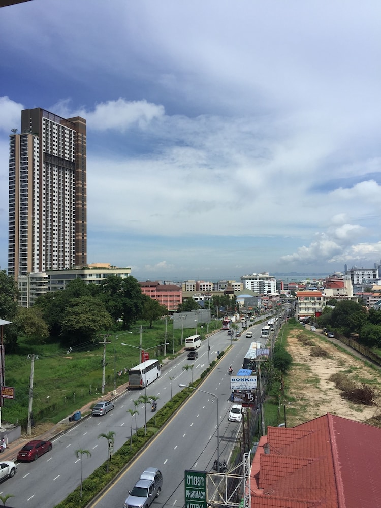 NARIS ART HOTEL 50/55