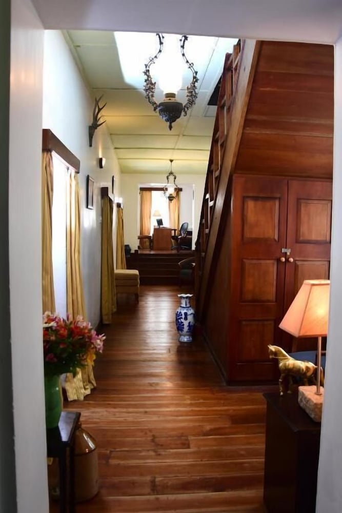 Golf Green City Bungalow 3/38