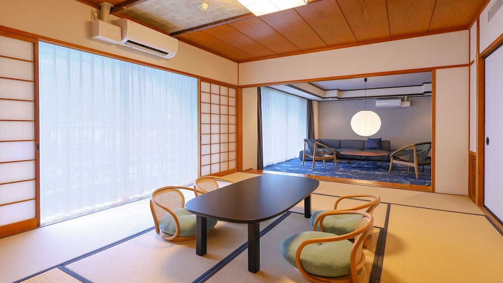 JAPANESE, SUITE, TWIN BEDS, TATAMI