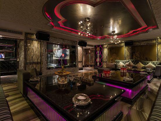 Donghu Grand Hotel 39/49