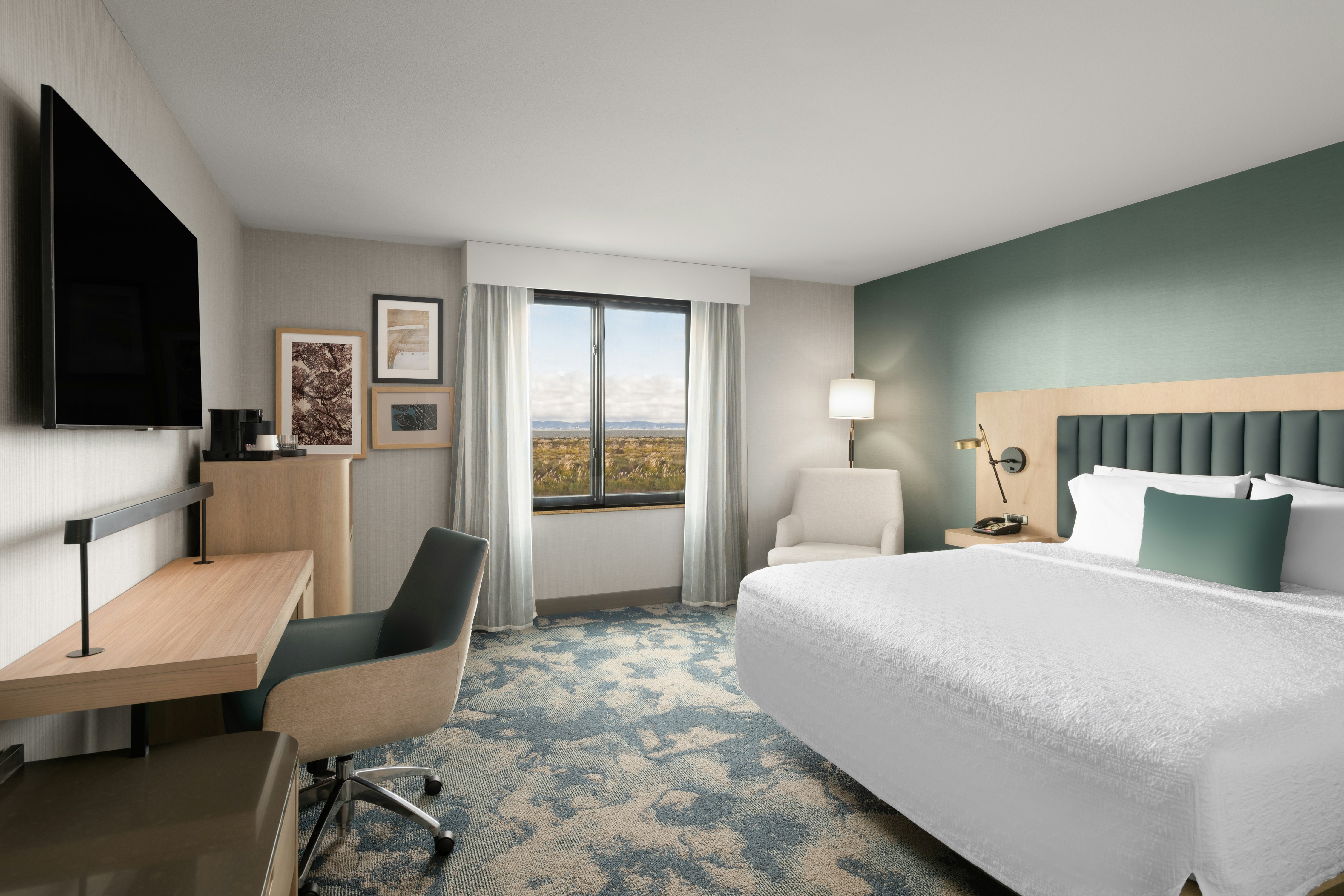 ROOM, KING BED
