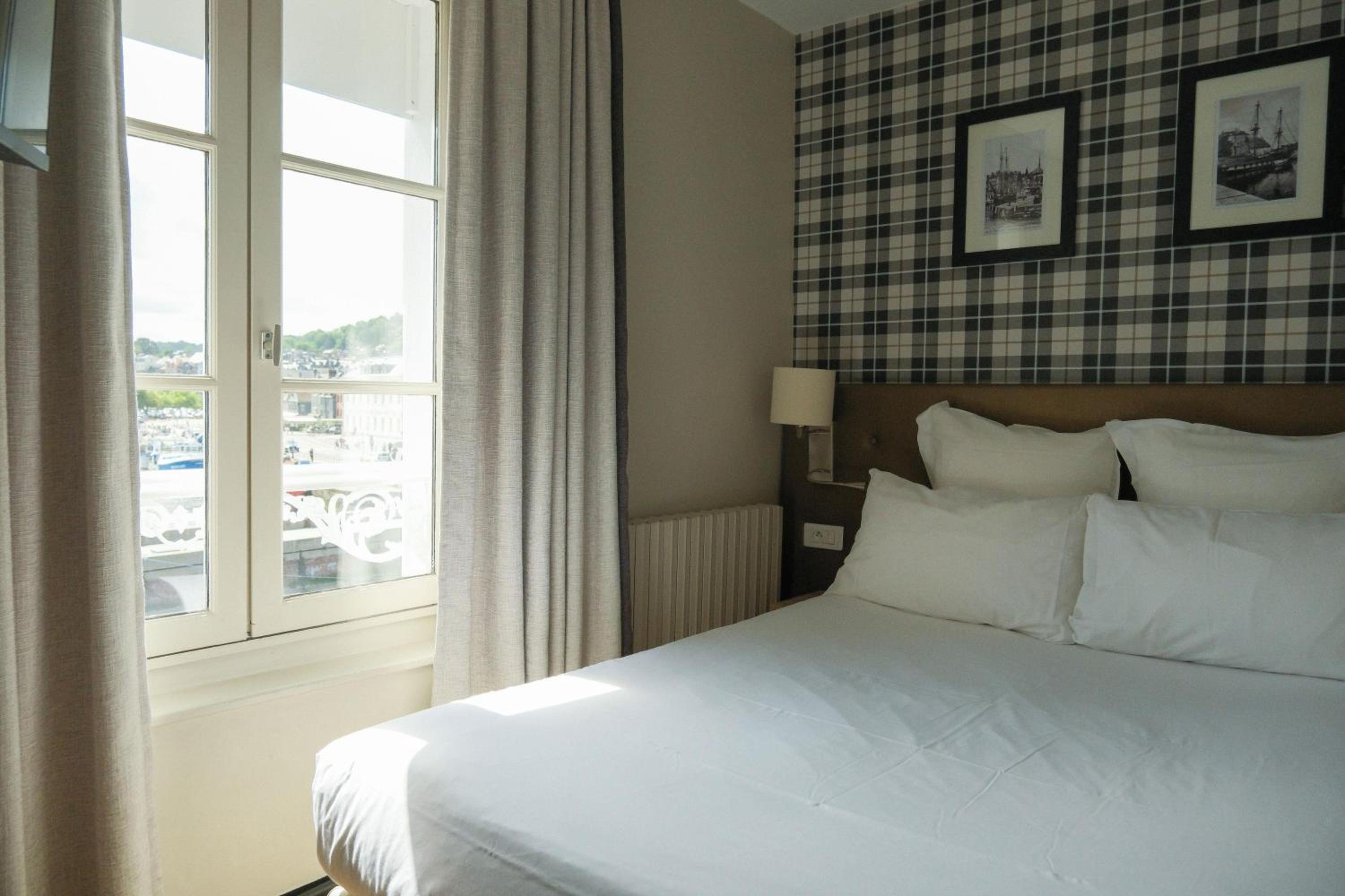 Standard, Double Bed, Harbour Entrance View, Small