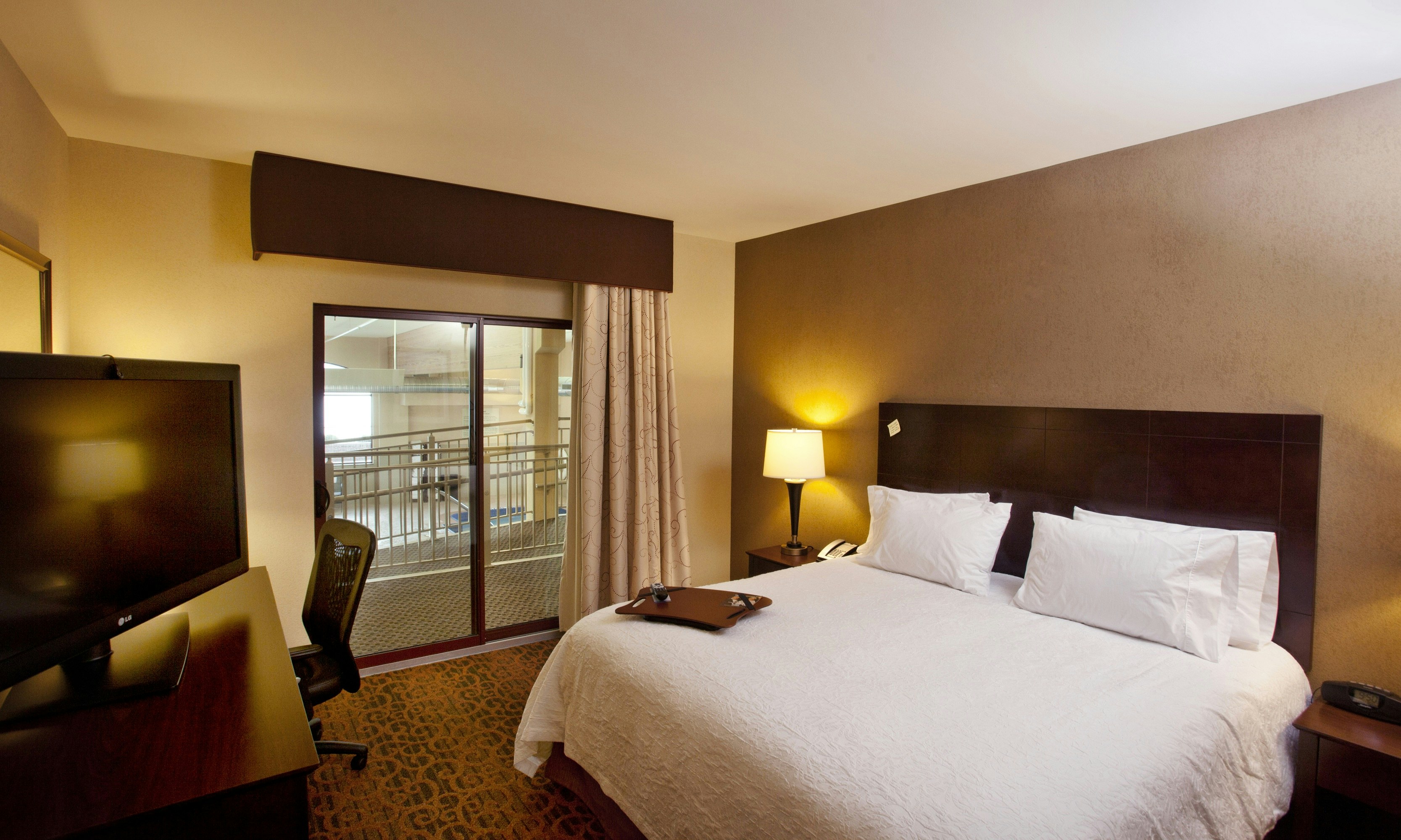 Room, King Bed, Pool Side