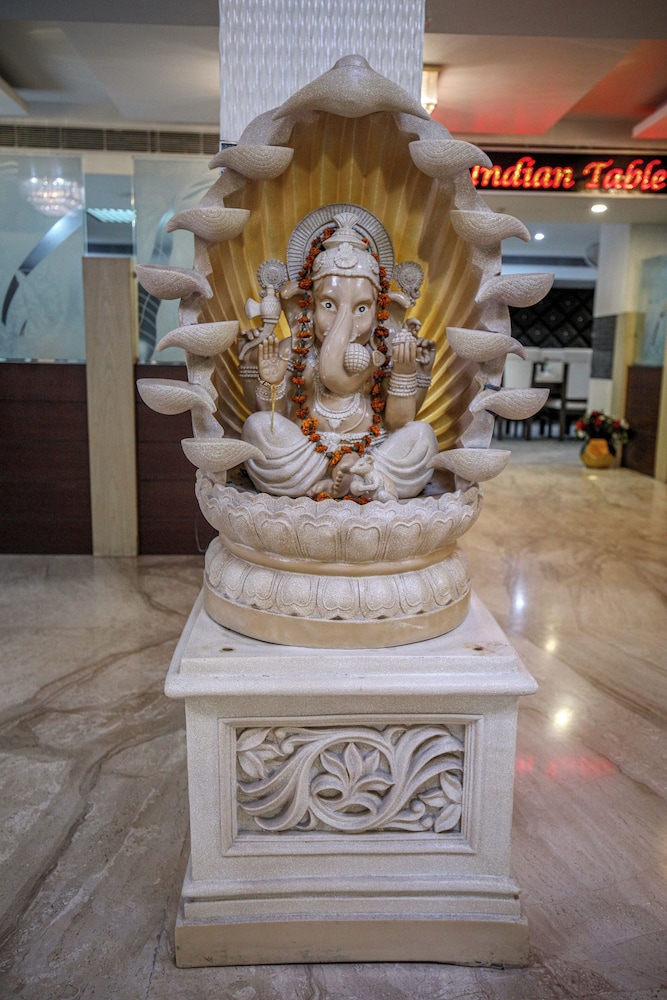Hotel Vaibhav Inn 8/50