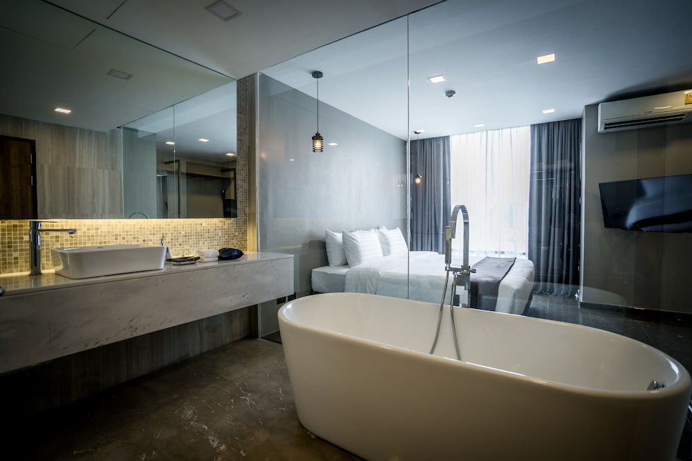 Onyx Hotel Bangkok 63/63