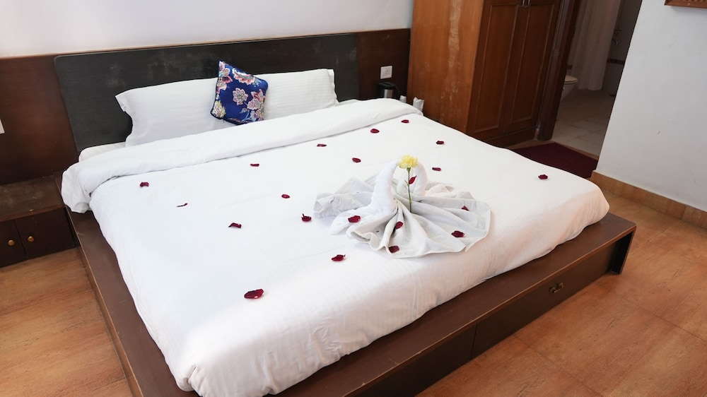 Nature Bloom Hotel And Resort 15/50