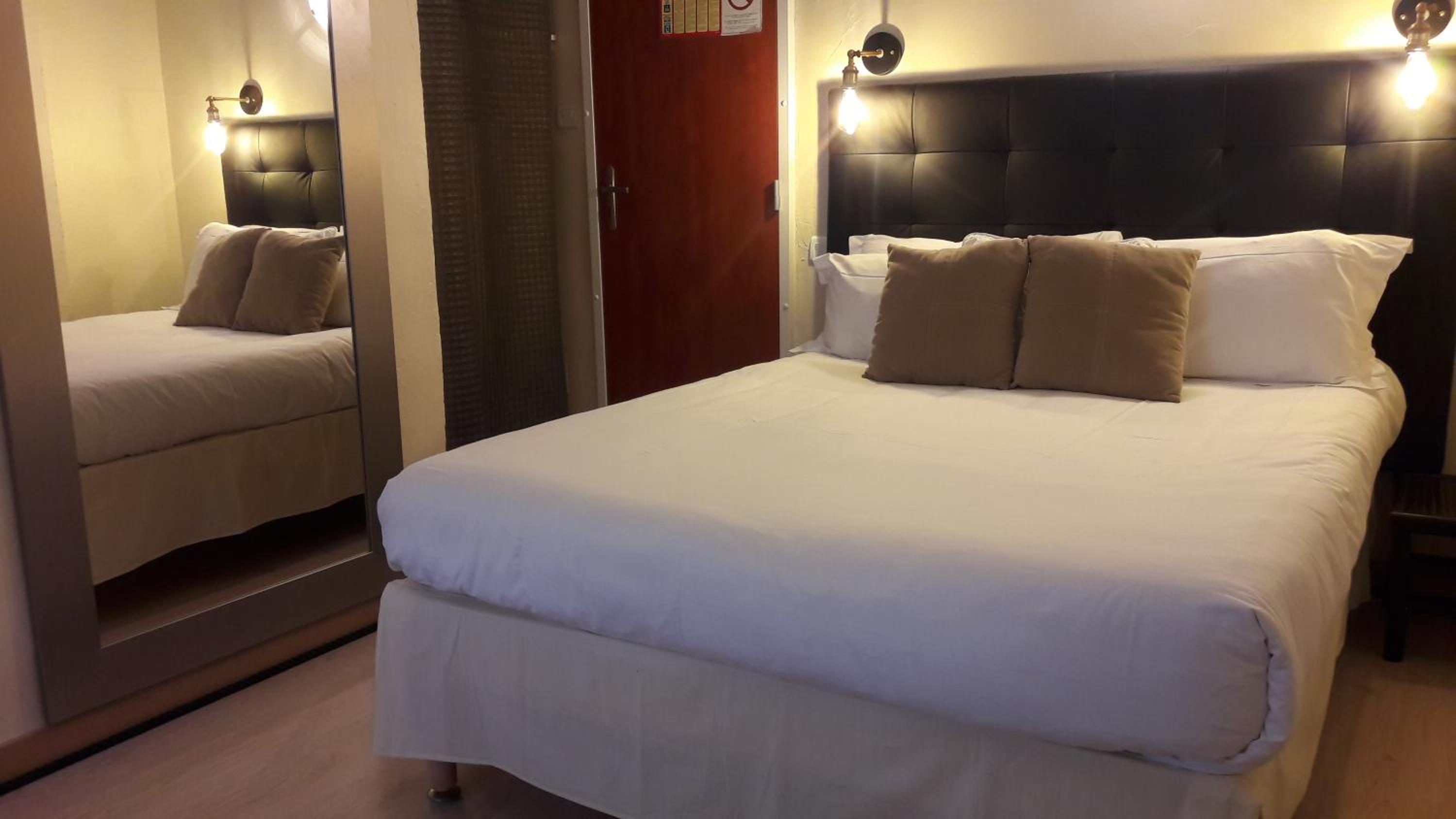 Hotel De La Mer 26/66