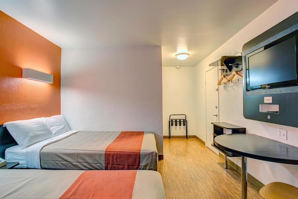 Motel6 Murfreesboro, TN 23/59